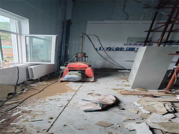 木里地基基础下沉墙体裂缝加固注浆顶升施工